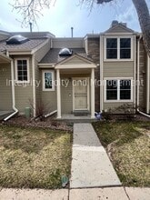Building Photo - 1818 S Quebec Way