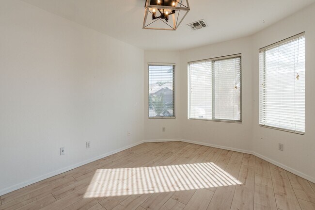 Foto del edificio - Beautiful 2 bedroom & 2 bath home in Desert Foothills Villas