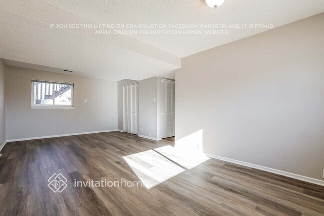 Building Photo - 1405 Explorador Calle