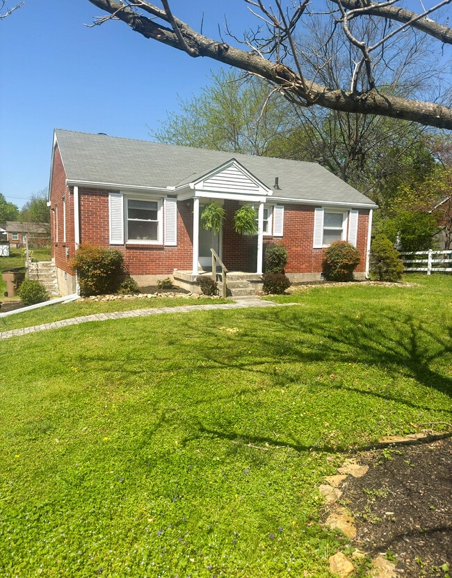 Building Photo - 204 Blanchard Pl