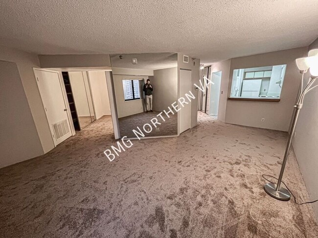 Photo - 900 N Stafford St House