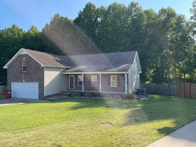 Foto del edificio - 1517 Cedar Springs Cir