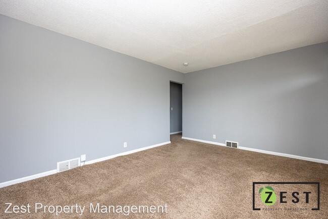 Building Photo - 3 br, 1 bath House - 389 Bay St