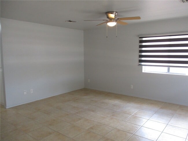 Building Photo - 5112 Amber Sands Dr