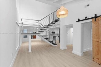 Building Photo - 3030 Bird Ave