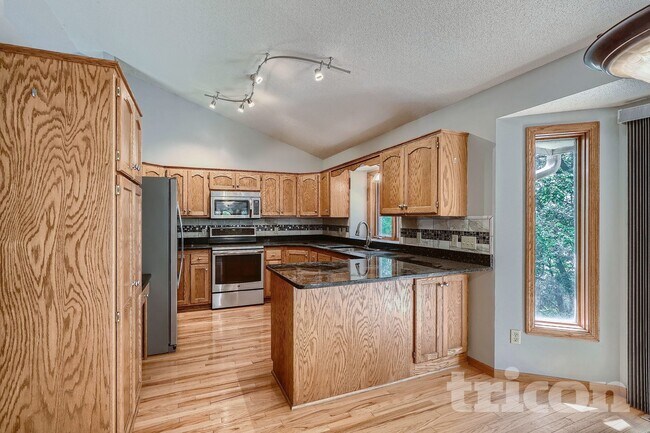 Building Photo - 5077 Credit River Dr