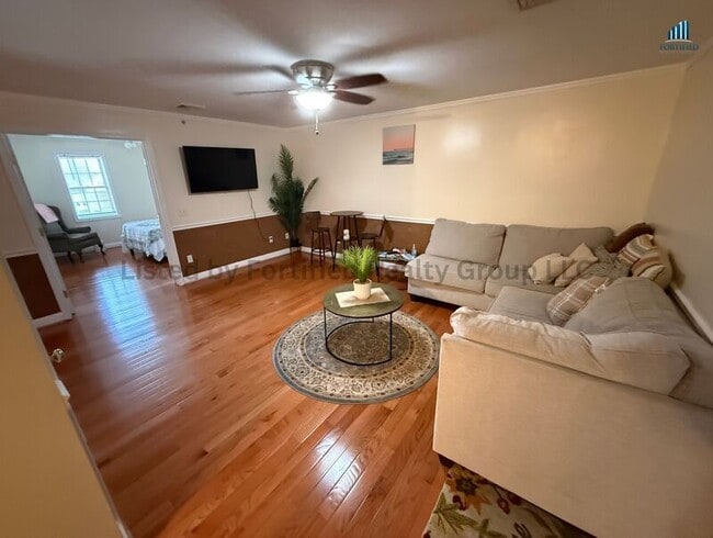 Photo - 1556 N Main St Apartment