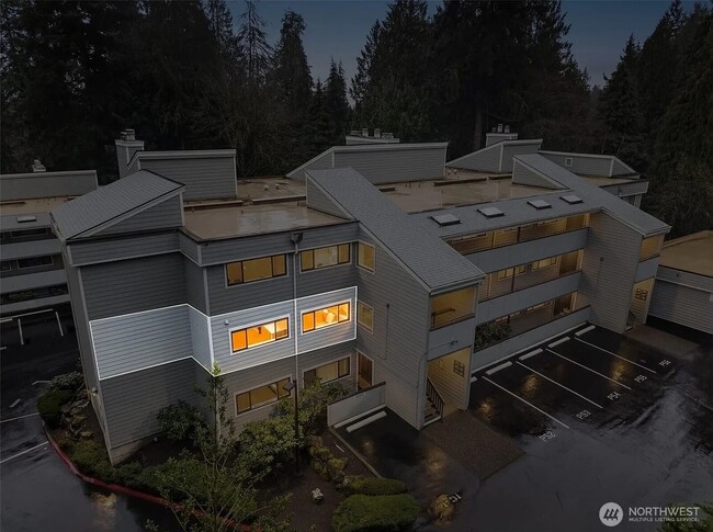 Foto del edificio - 3 Bedroom 2 Bathroom Plus Parking