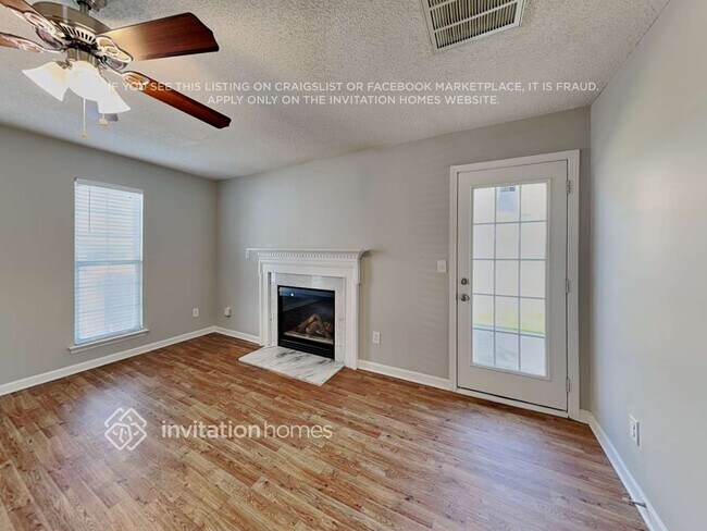 Foto del edificio - 15250 Leslie Brooke Rd