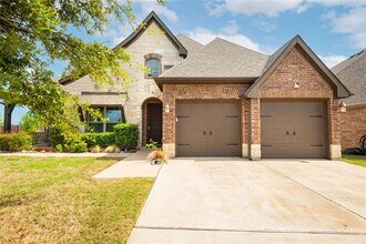 Building Photo - 2707 Elmwood Dr