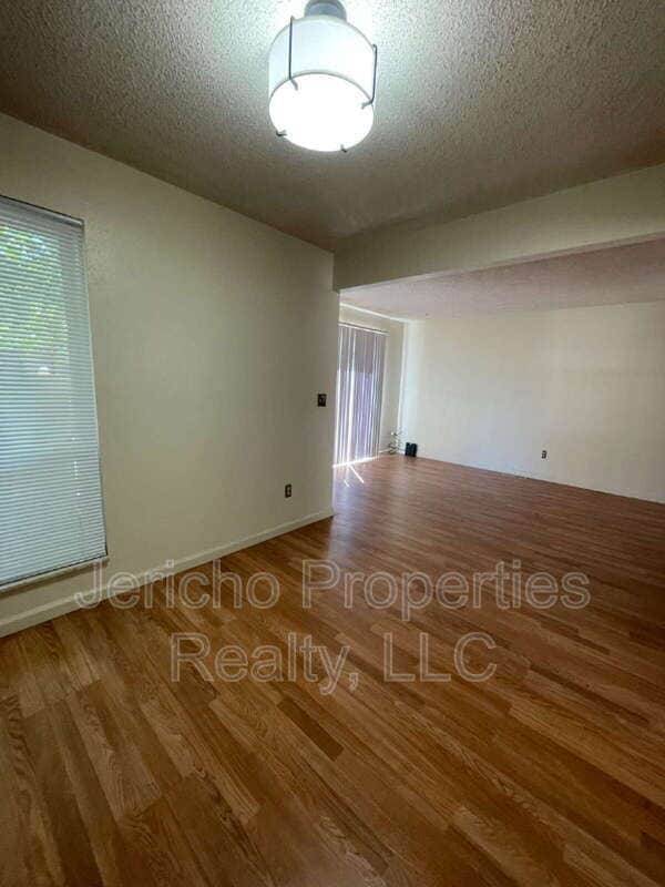 Building Photo - 9274 W Utah Ave
