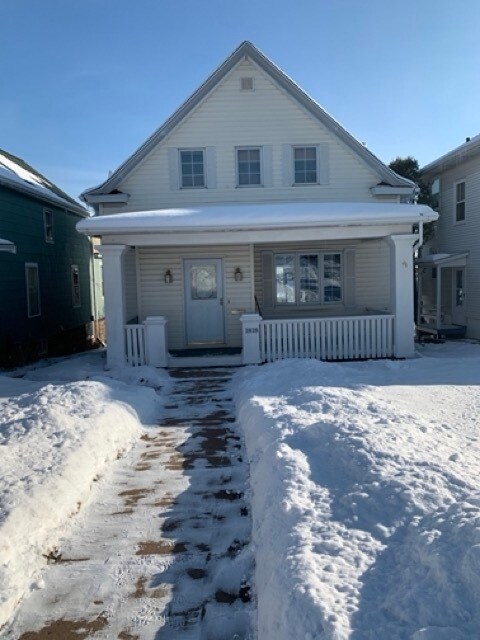 Foto del edificio - 1818 E 7th St