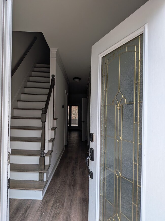 entrada y escalera - 2187 Spring Walk Ct