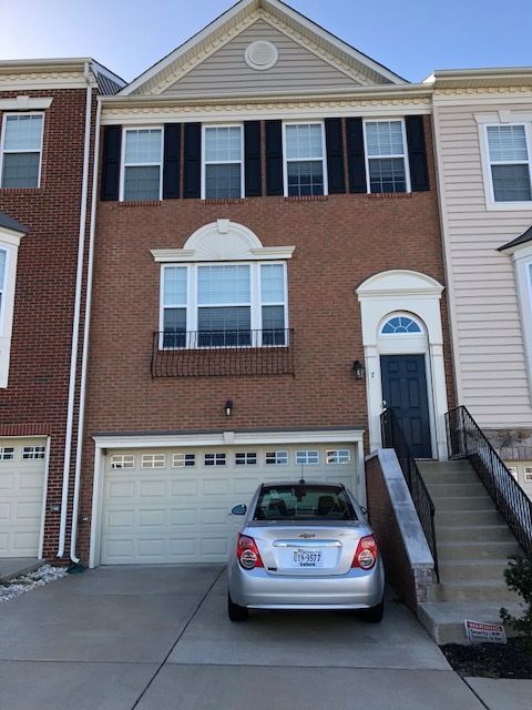 Primary Photo - 7 Ballister Pl