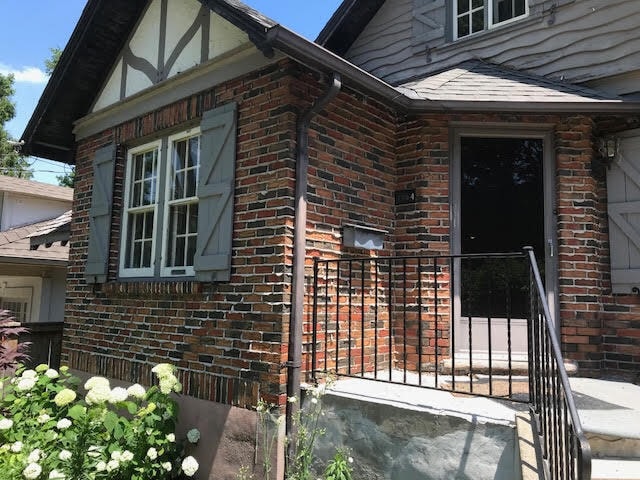 Building Photo - OLD NORTH * Walk to St Joes / UH / UWO * 3 Bdrm * WHOLE House * JUNE 1st