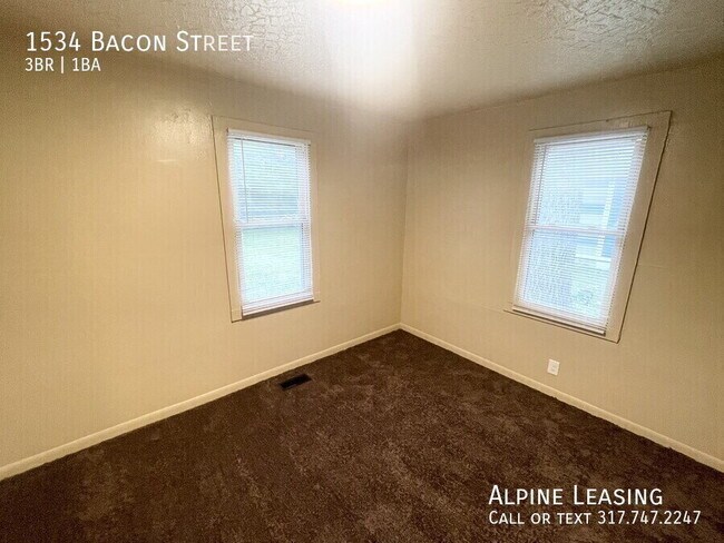 Foto del edificio - 1534 Bacon St