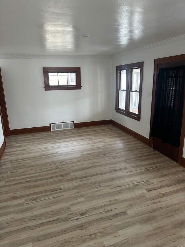 6513 W Mitchell St, West Allis, WI 53214 House Rental in West Allis