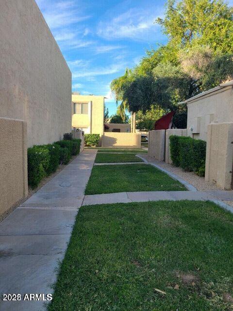 Foto del edificio - 4255 N 81st St