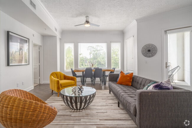 Interior Photo - Bayou on the Bend