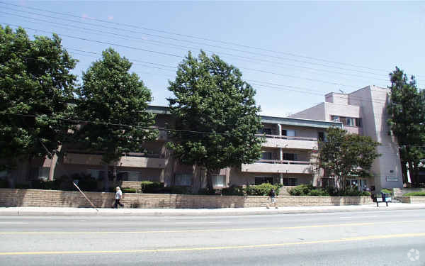 Primary Photo - Tujunga Garden Apartments