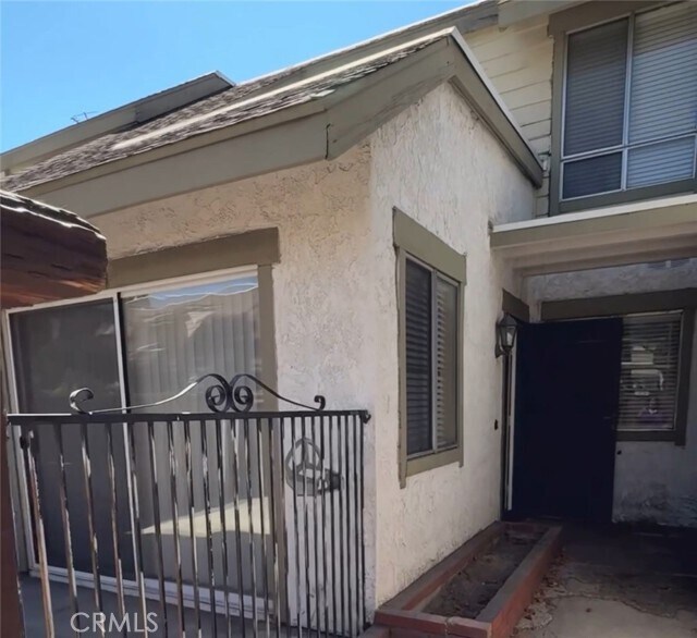Foto principal - 2355 S Greenwood Pl