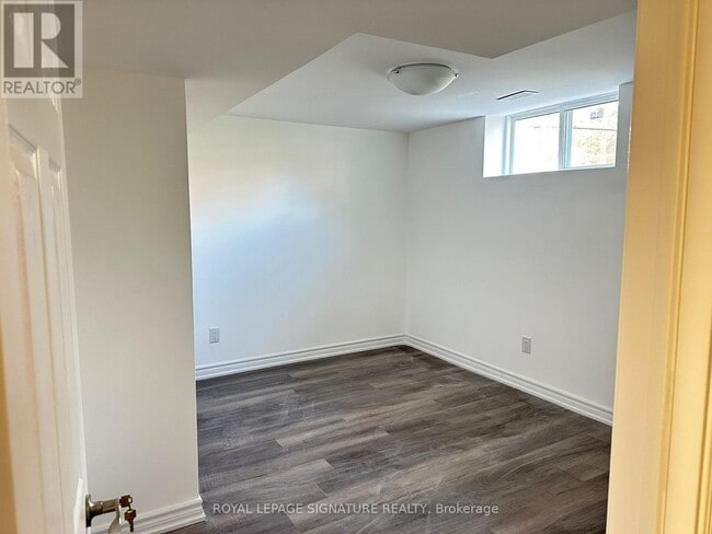 Building Photo - 17 Tamarisk Dr