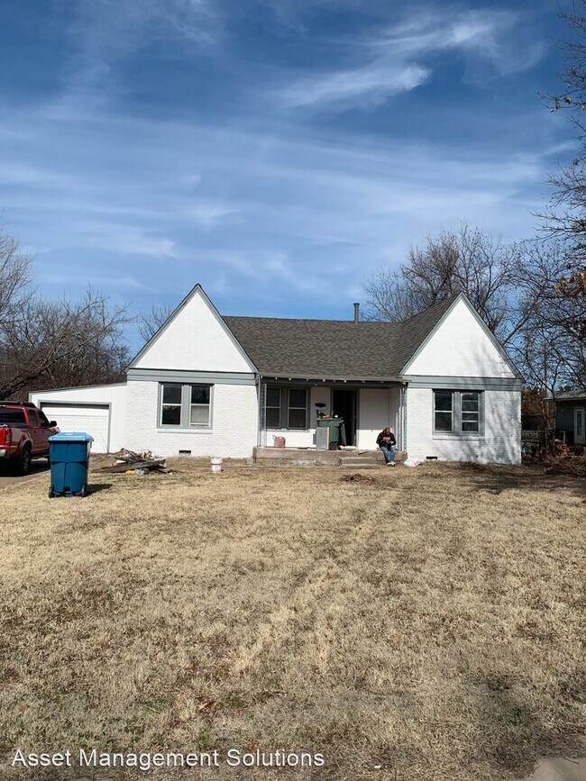 Building Photo - 4 br, 2 bath House - 811 W 1st St