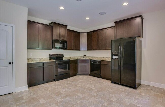 Building Photo - 221 Grand Oaks Wy NW