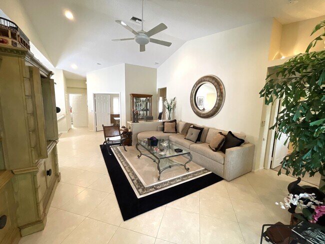 Foto del edificio - 7936 Laina Ln