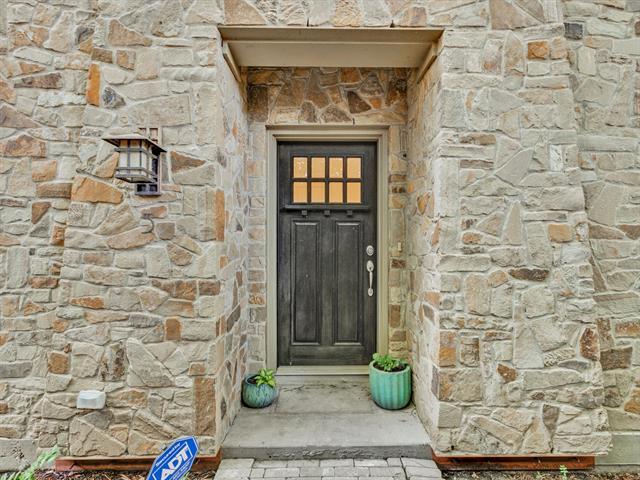 Foto del edificio - 5914 Hudson St