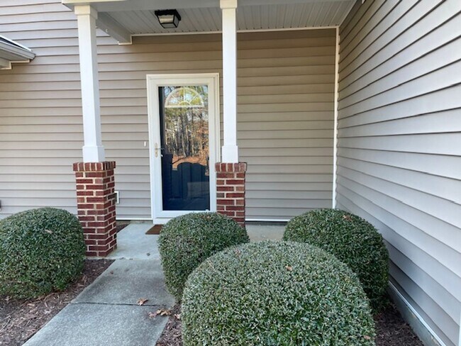 Foto del edificio - 110 Cline Falls Drive - Bev Roberts Rental...