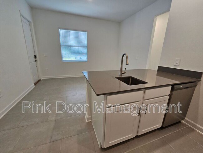 Building Photo - 4382 Eastminster Rd