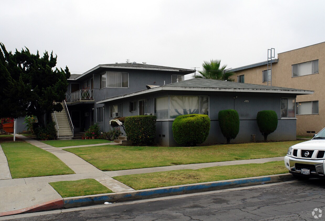 Building Photo - 2928 W El Segundo Blvd