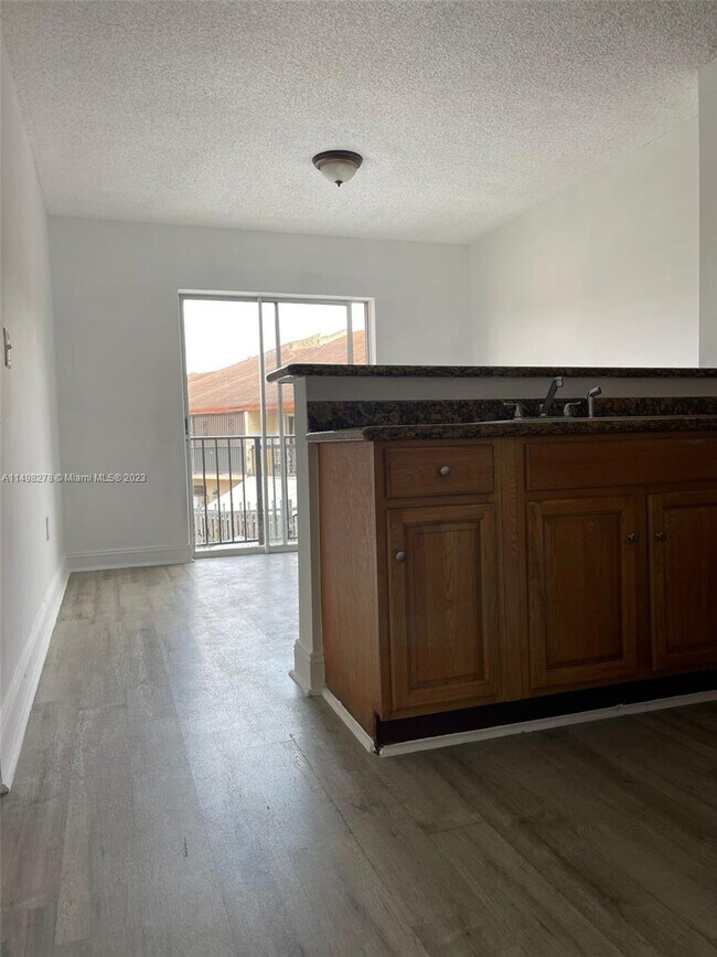 Foto del edificio - 5435 W 24th Ave