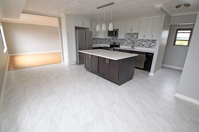 Building Photo - 951 McKnight Cir