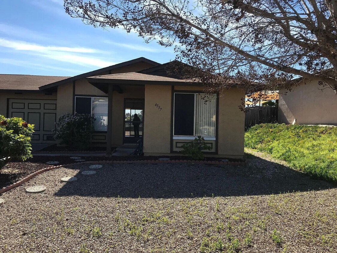 Primary Photo - 55+ 2/1 Single Story Duplex in Peacock Hil...