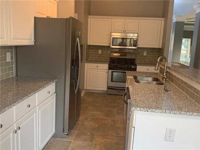 Building Photo - 2152 Berryhill Cir SE