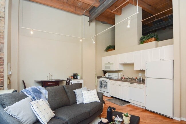 Foto del edificio - 226 N Clinton St