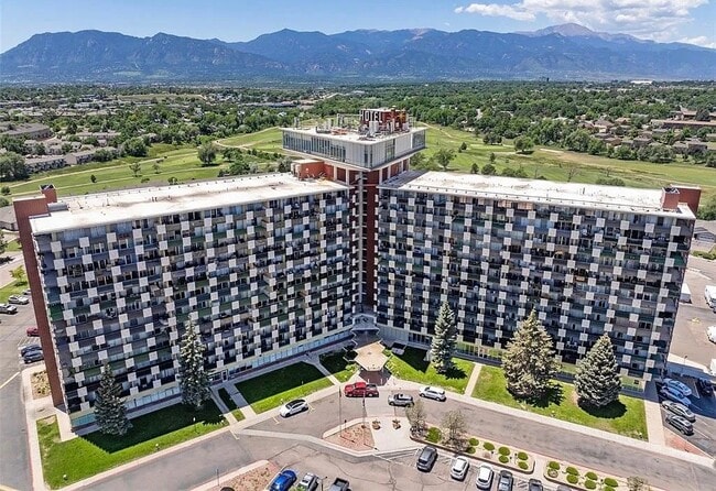 Building Photo - 411 Lakewood Cir