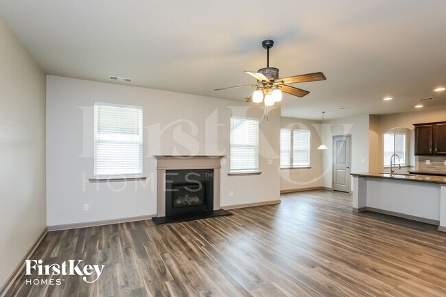 Foto del edificio - 270 Freedom Pkwy
