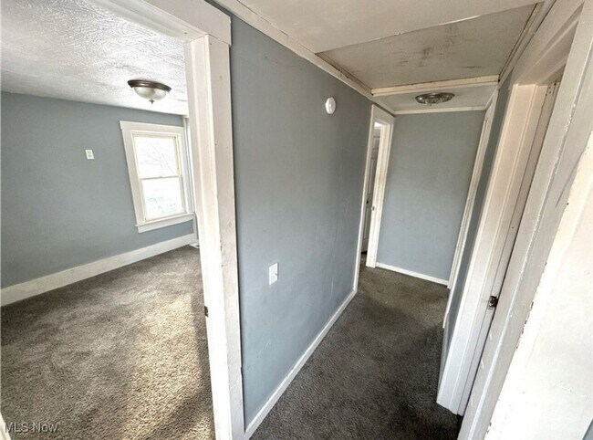 Building Photo - "Discover Your Dream Home: A Spacious 4-Be...