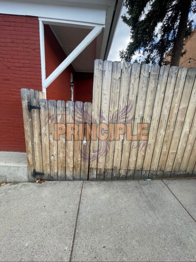 Foto del edificio - 327 N Alabama St