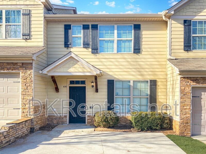Photo - 4141 High Park Terrace