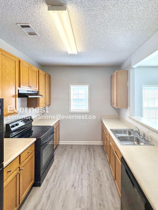 Foto del edificio - 8622 Thomas Rd