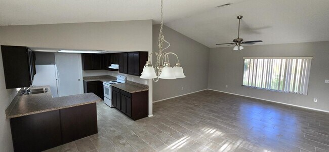 Foto del edificio - 391 Buttonwood Dr