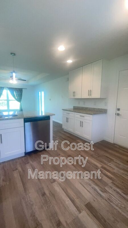 Building Photo - 27100 Savoy Dr