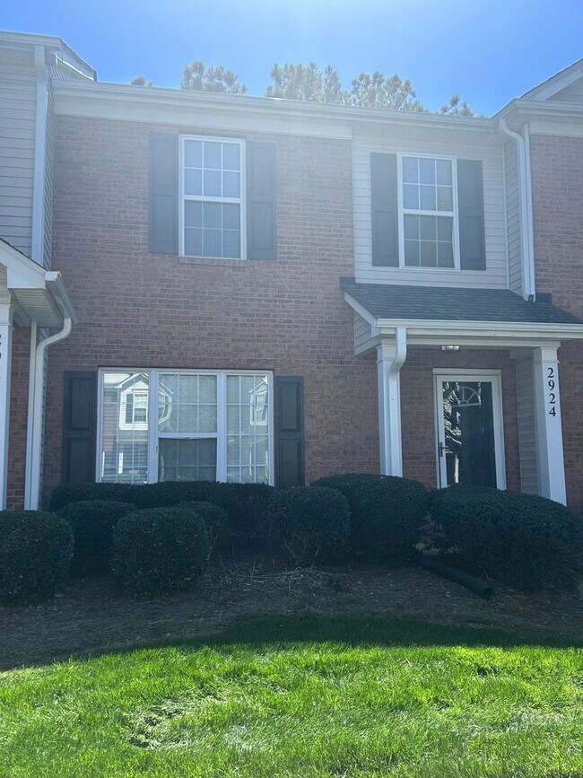 Foto del edificio - Nice Townhome - coming soon