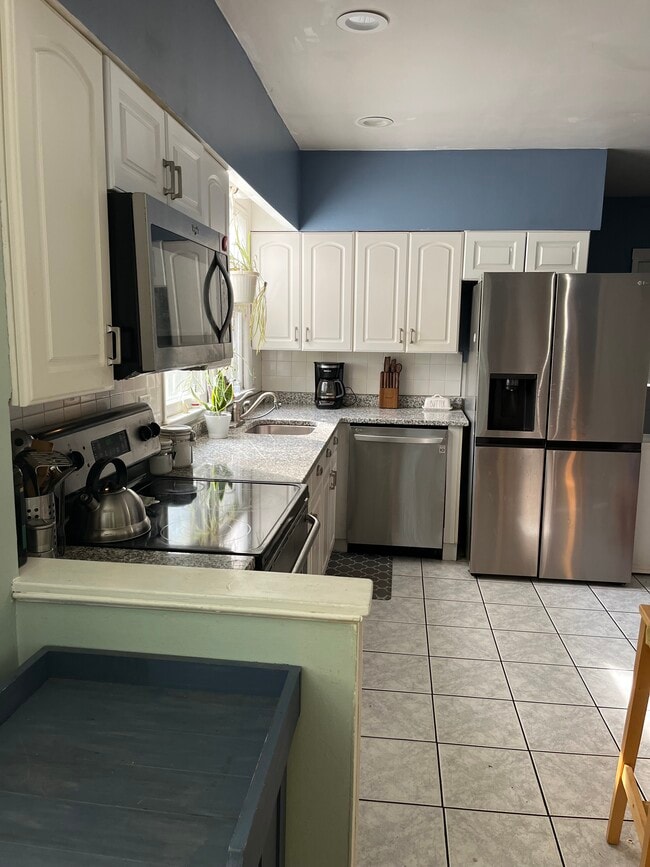 Kitchen - 48 Dawn St