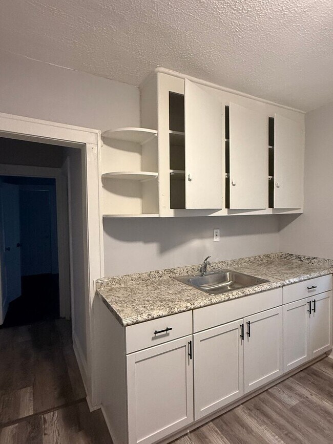 Building Photo - 18906 Ironwood Ave