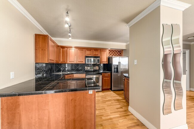 Foto del edificio - 601 West 11th Avenue, Unit 708
